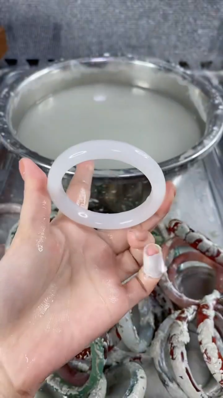 【闪购商品】石英质玉手镯未镶嵌5859+375福利款不完美介意勿拍