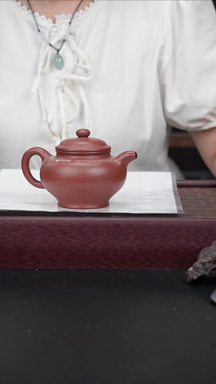 茶壶紫砂鲍老师朱泥200CC