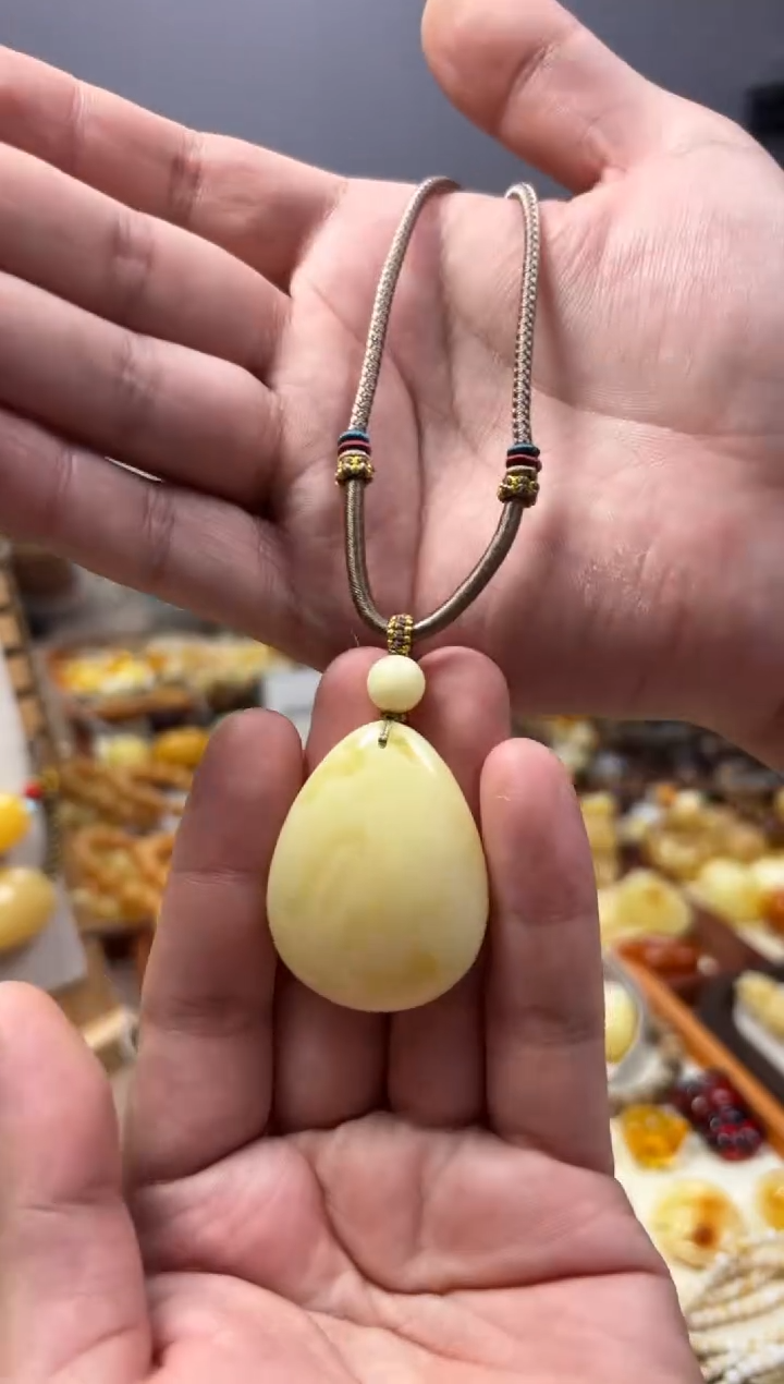 【闪购商品】蜜蜡裸石未镶嵌水滴