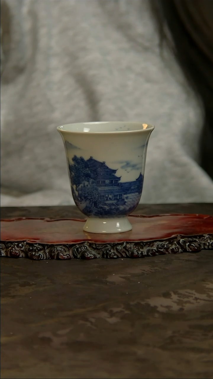 【闪购商品】青花手绘山水楼阁主人杯