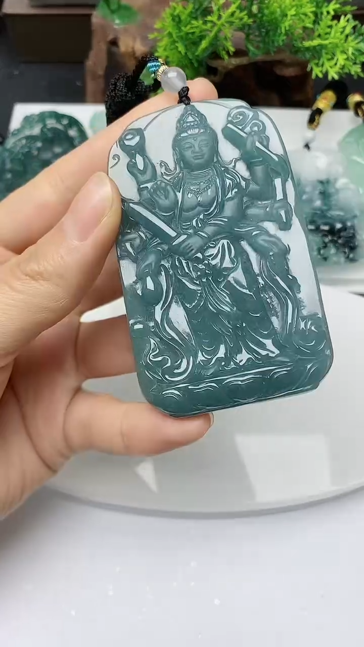 【闪购商品】翡翠颈饰未镶嵌        
