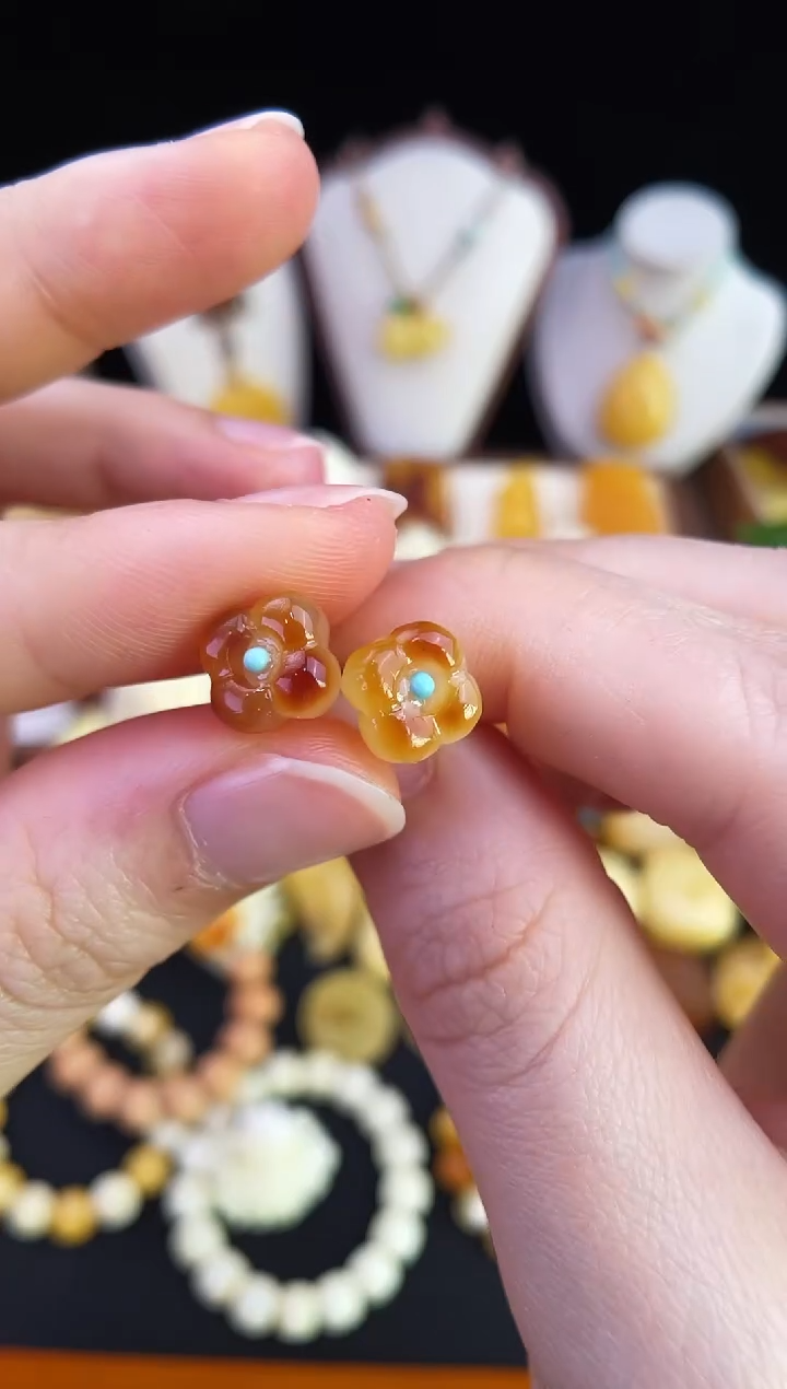 琥珀未镶嵌珠宝奇石多样性发其一