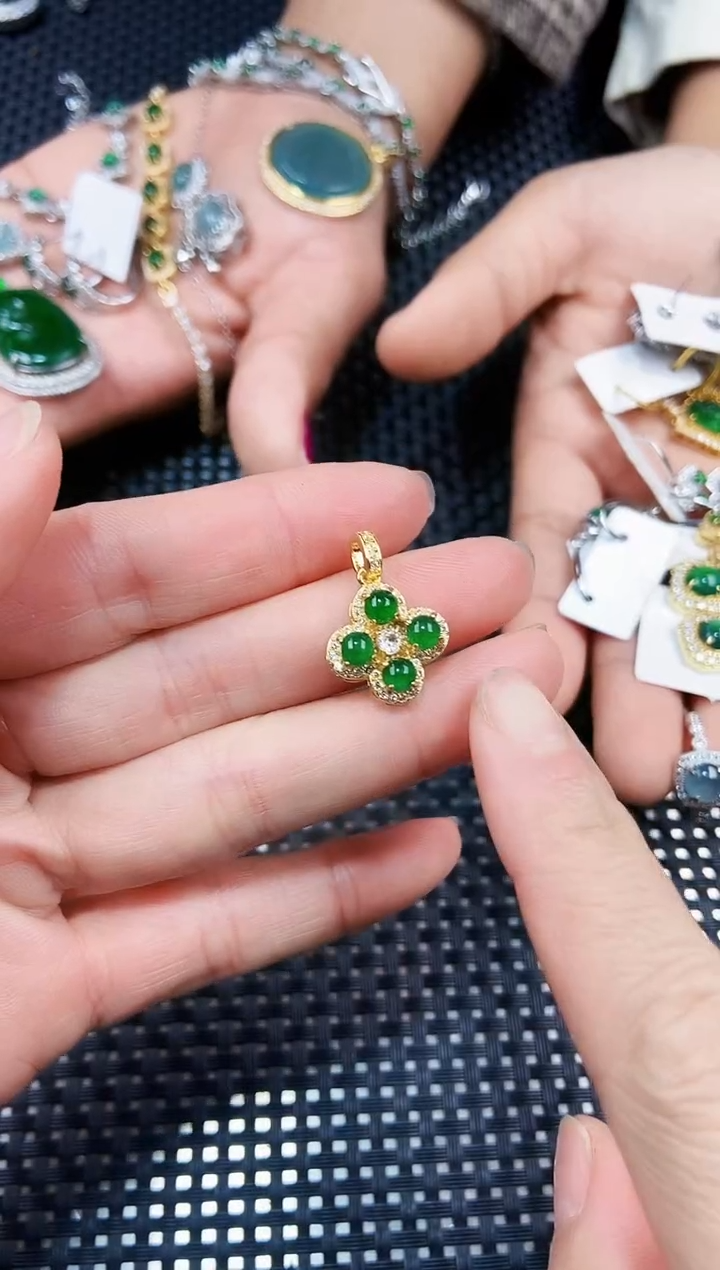 【闪购商品】翡翠吊坠(不含链)未镶嵌111111111