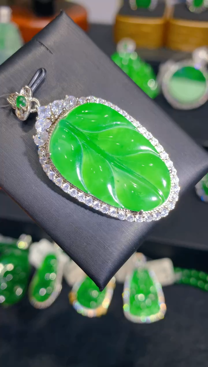 【闪购商品】翡翠颈饰银S925镶嵌86一季