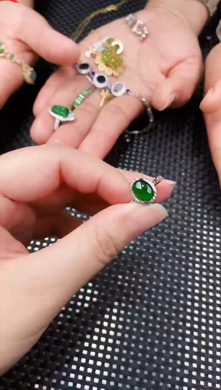 【闪购商品】翡翠戒指未镶嵌11111111
