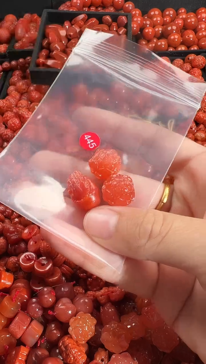 颈饰未镶嵌南红玛瑙1