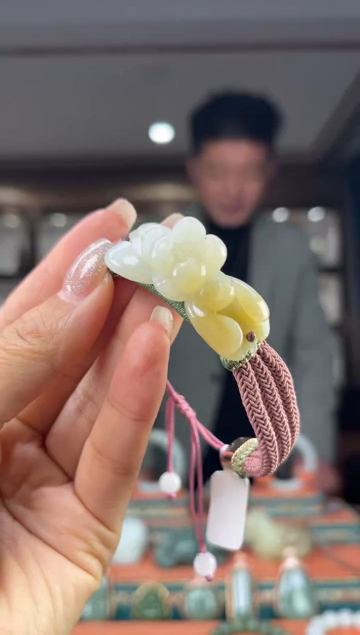 颈饰未镶嵌和田玉佩佩