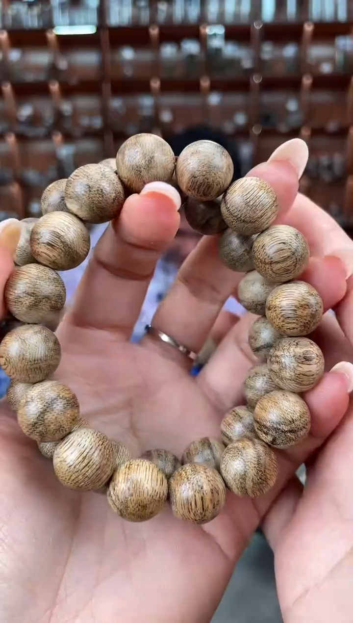 【闪购商品】沉香手串67号海南尖峰岭多样性发一条