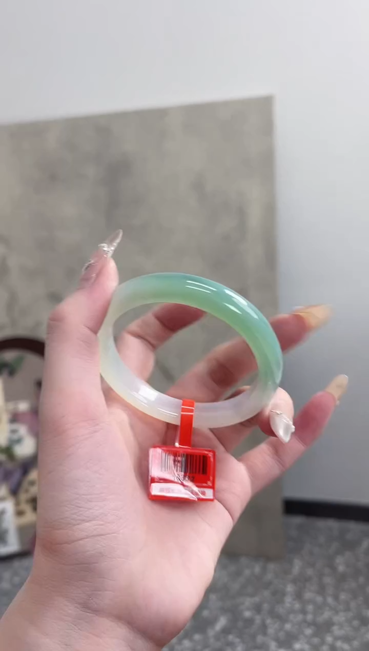 【闪购商品】玛瑙/玉髓手镯未镶嵌55-56圈 需要包容