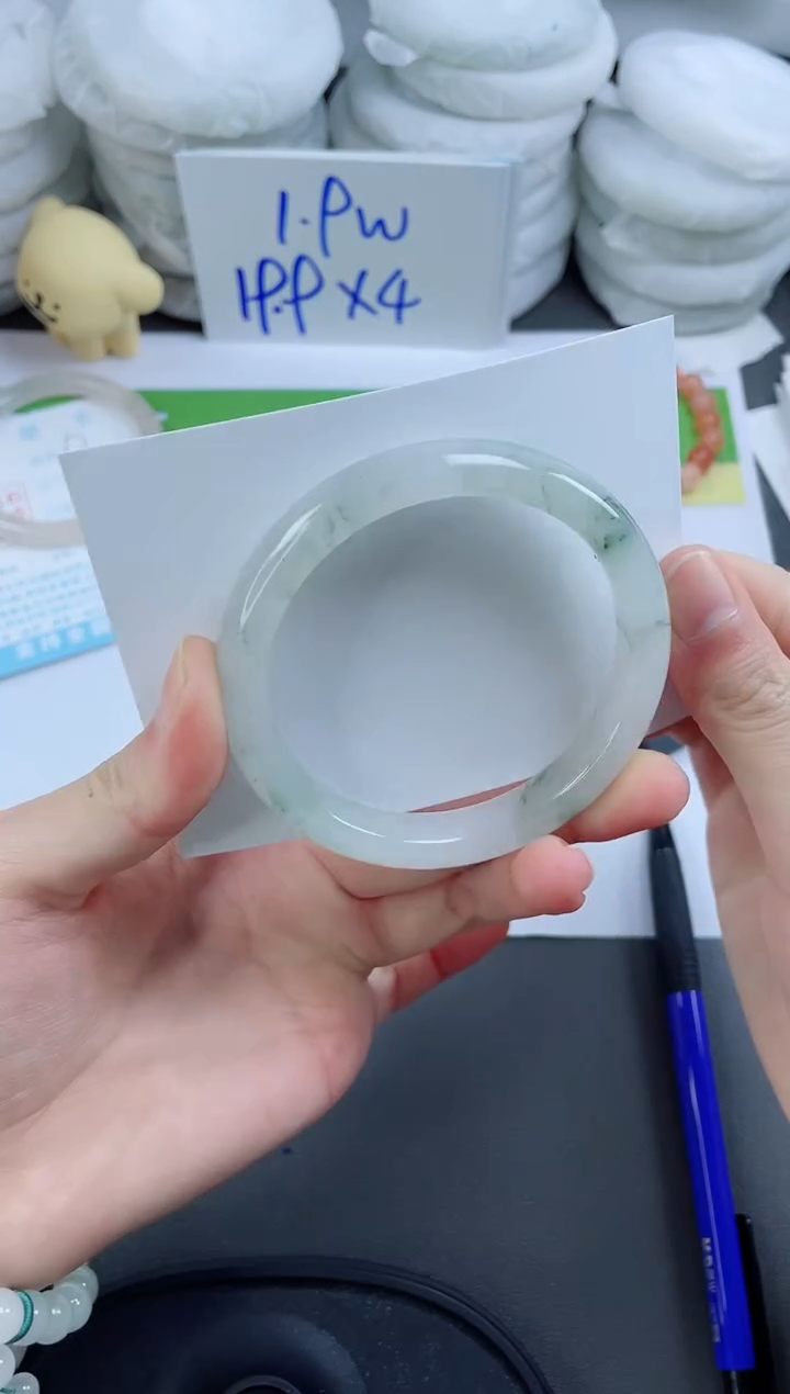 【闪购商品】石英质玉手镯未镶嵌68-57