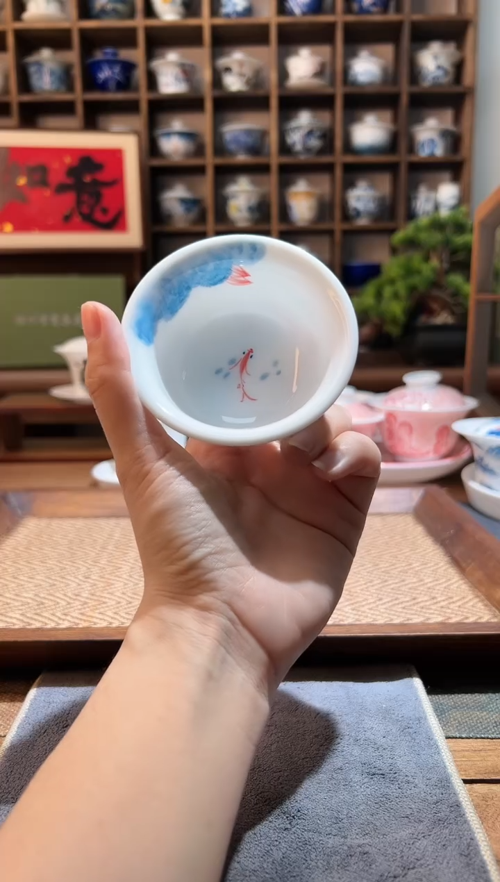 【闪购商品】手绘荷花锦鲤压手杯
