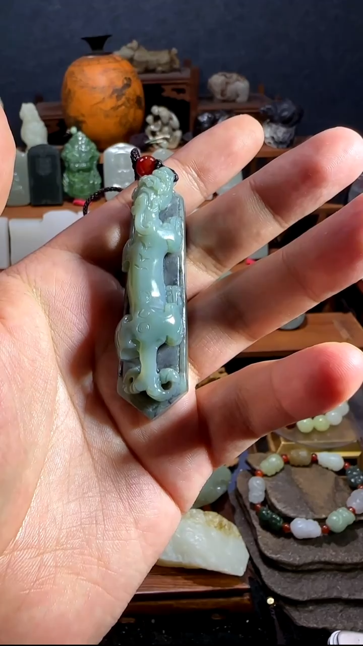 颈饰未镶嵌和田玉E****人50*7为一单