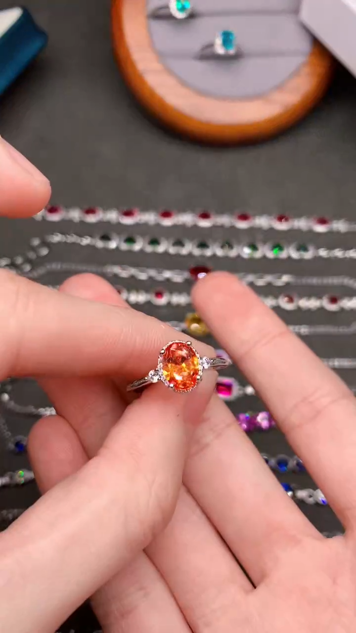 【闪购商品】彩色蓝宝石戒指银S925镶嵌........