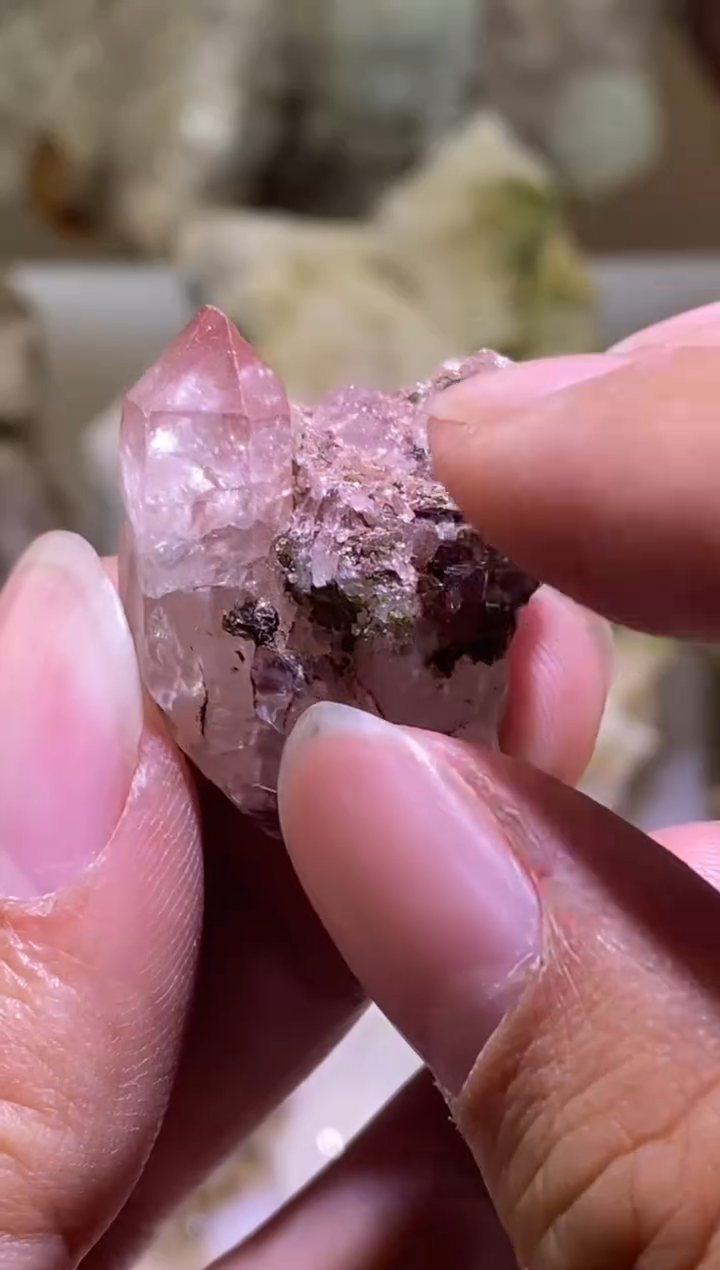 未镶嵌珠宝半成品水晶13号 洋红色带细闪花园水晶