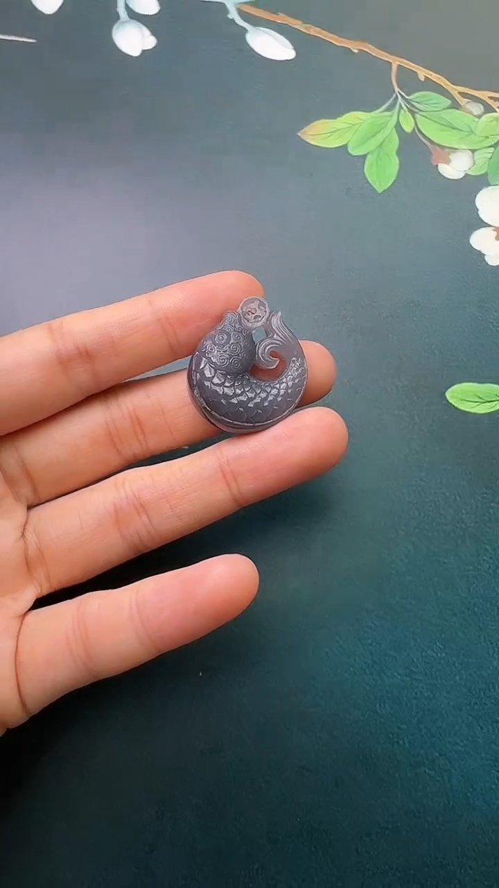 颈饰未镶嵌和田玉吊坠