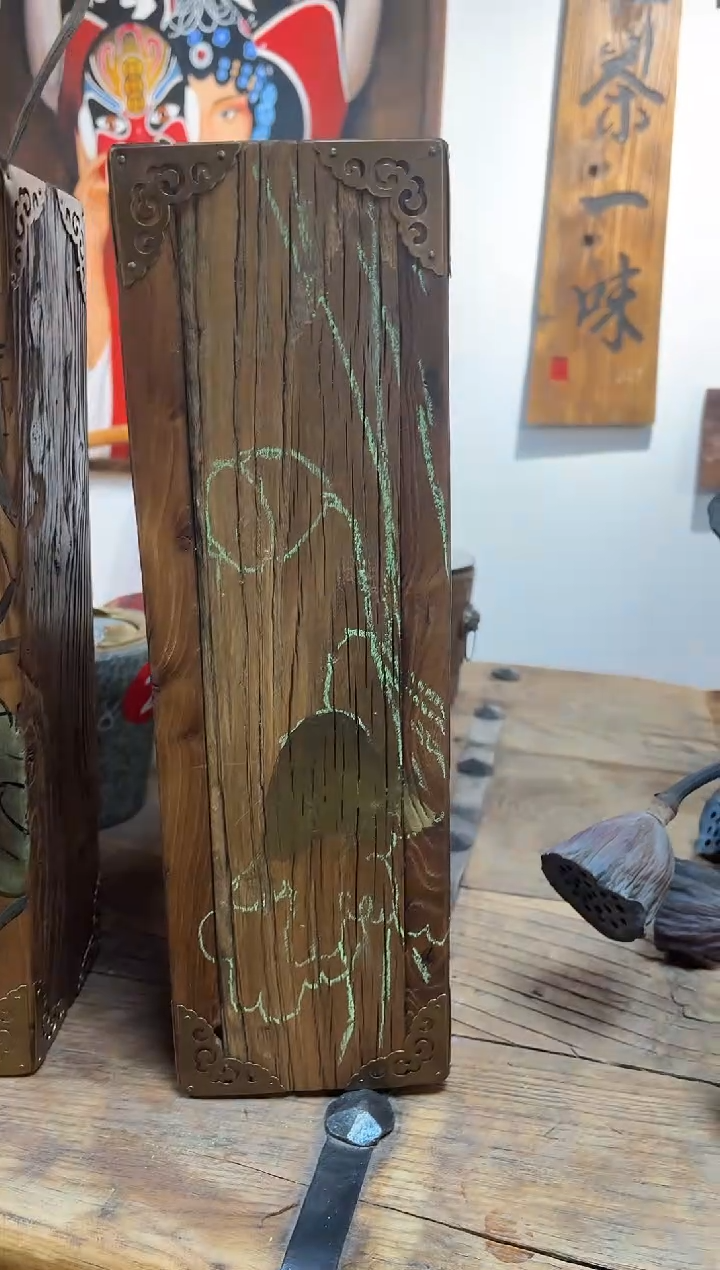落风化老门板丙烯画
