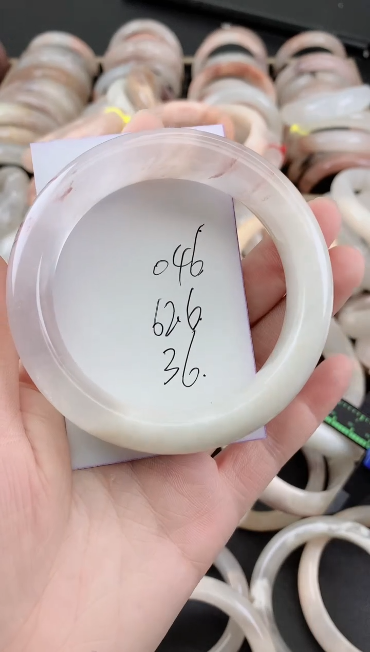 未镶嵌手镯石英质玉046