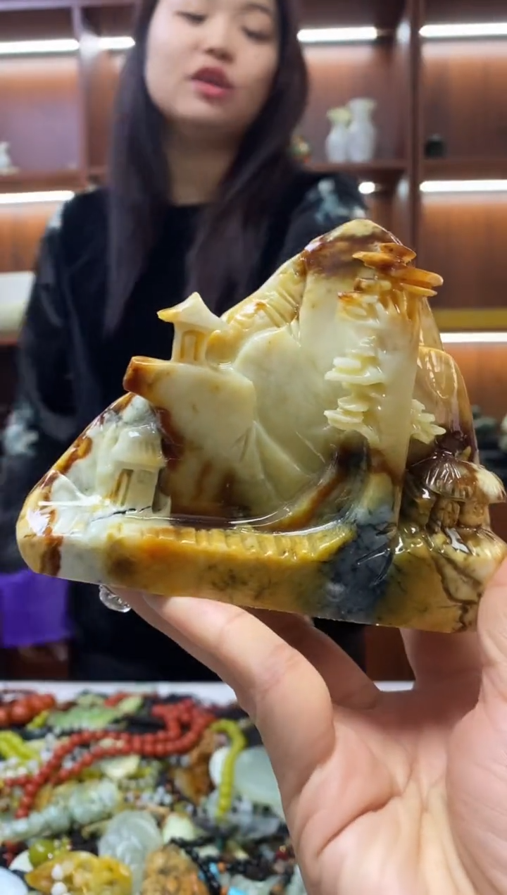 未镶嵌蛇纹石玉摆件   