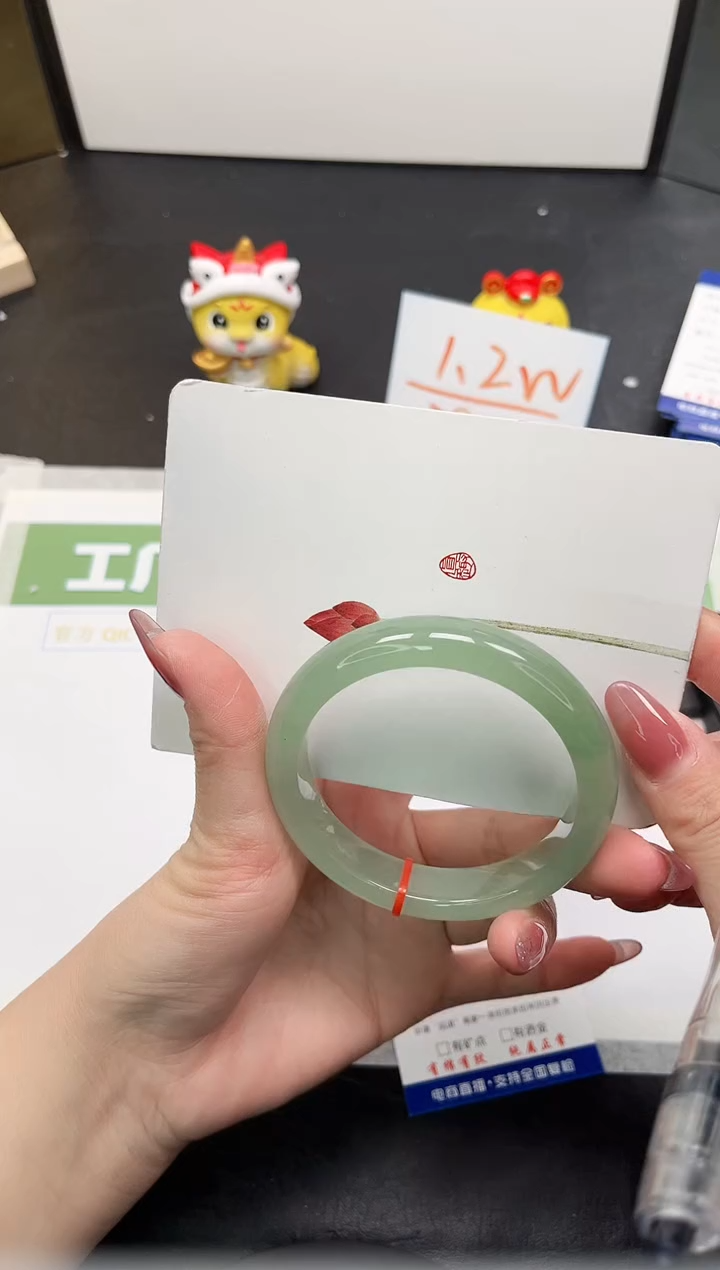 【闪购商品】石英质玉手镯未镶嵌227-57.6