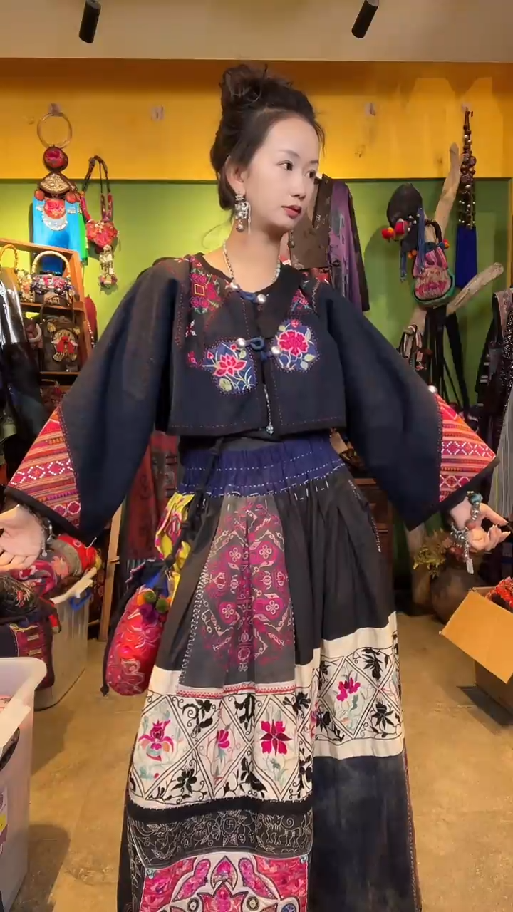 S****6四两老绣短款外套