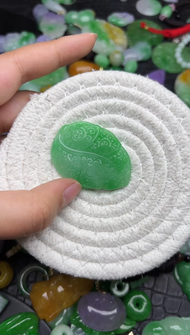 颈饰未镶嵌翡翠缅甸翡翠吊坠