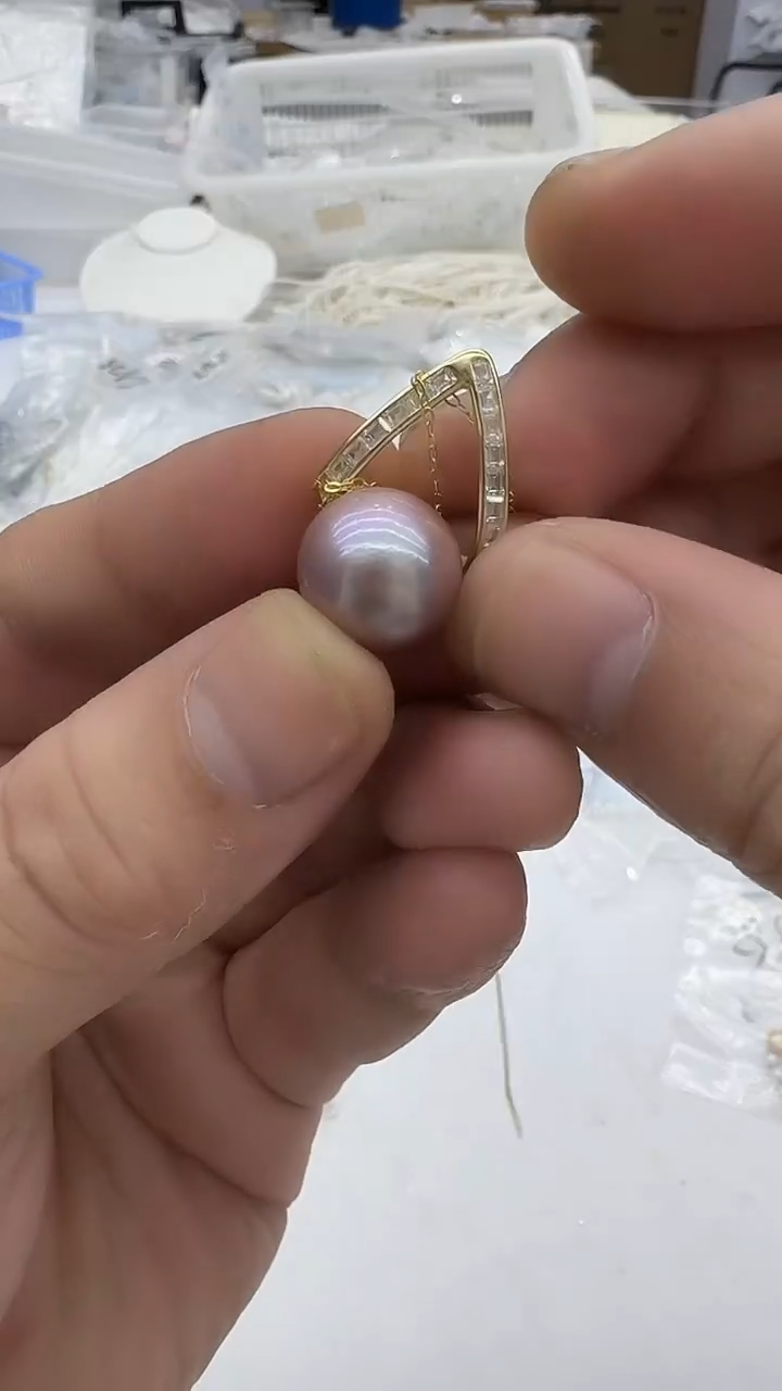 吊坠(赠链)银S925镶嵌淡水珍珠13-14mm 紫三扣-孤品