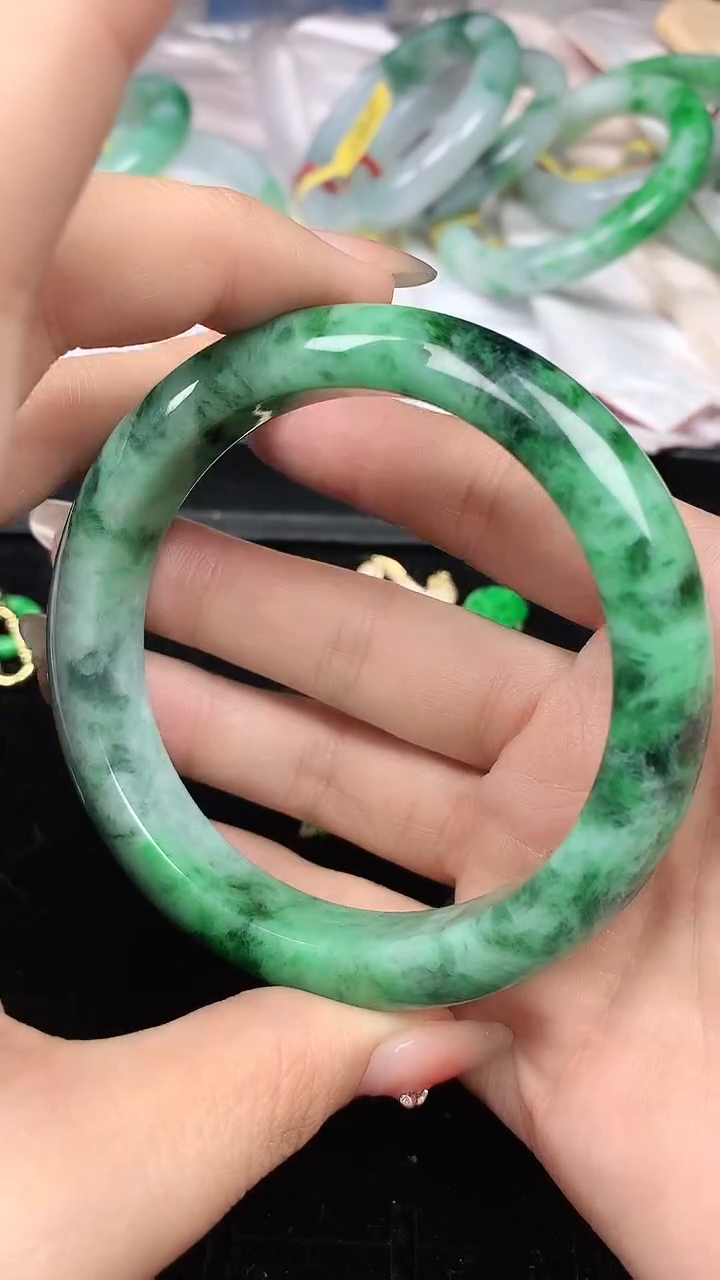 【闪购商品】翡翠手镯未镶嵌手镯