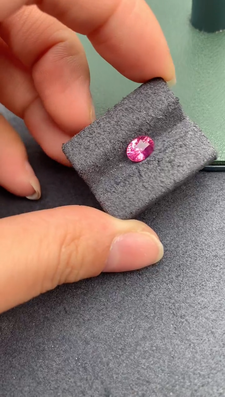 【闪购商品】尖晶石裸石未镶嵌1.1ct粉尖晶