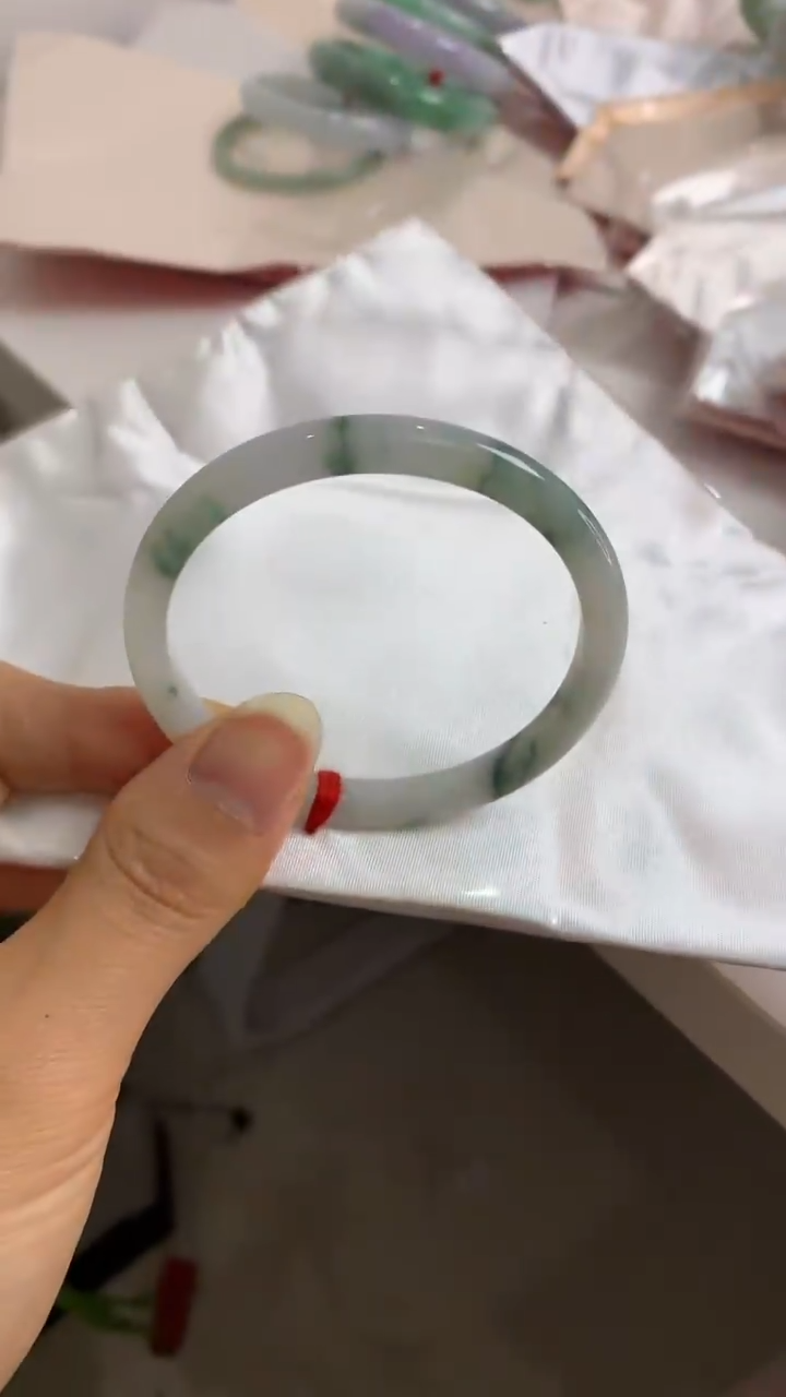 未镶嵌手镯翡翠54贵妃飘花