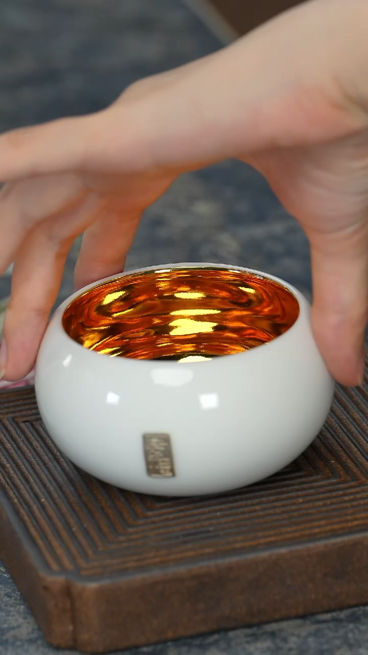 【鎏金羊脂玉罗汉杯（龙）】【蓝12西泠礼盒】