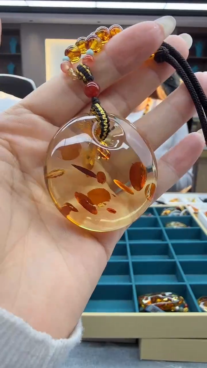 琥珀颈饰未镶嵌101秒拍号 假一罚三 