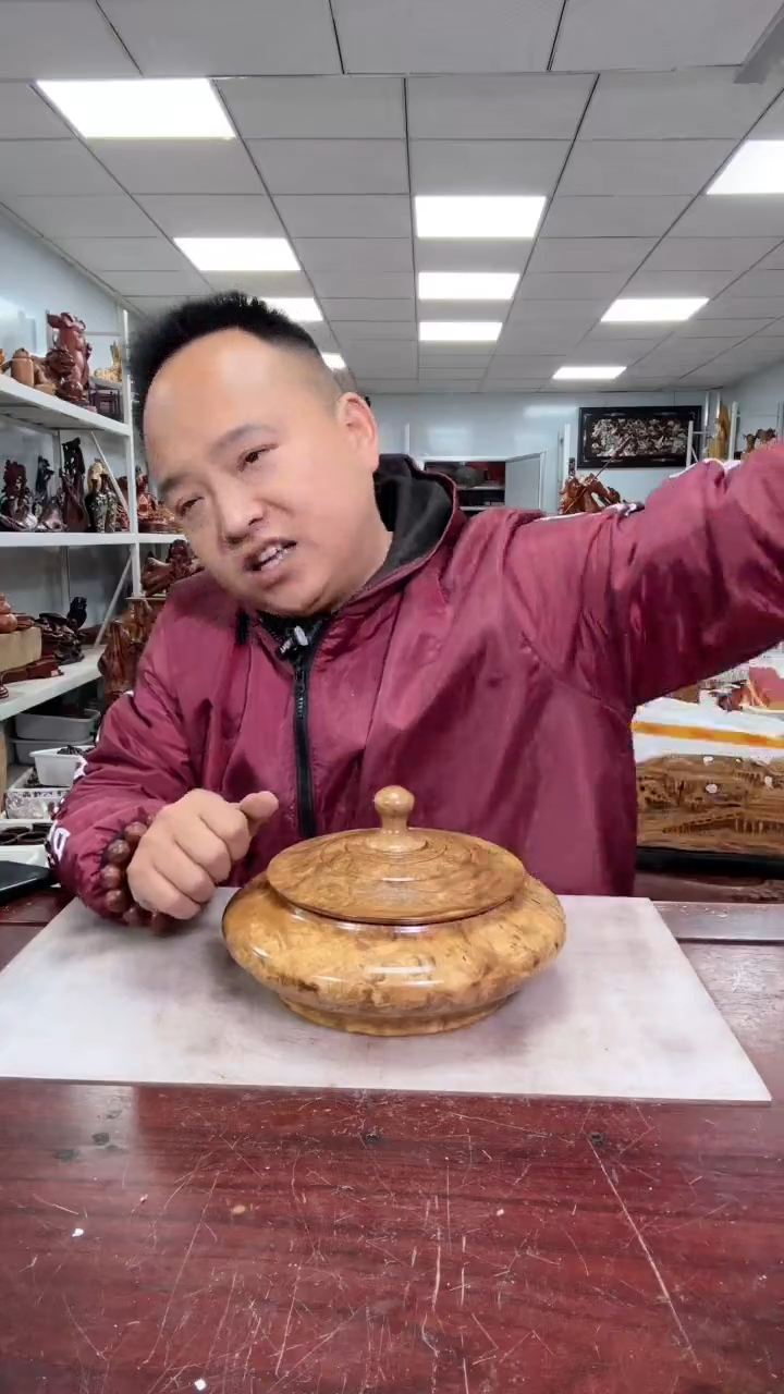 【闪购商品】花梨木类木雕工艺品8888888