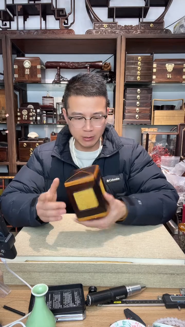 乌木类书架381大红酸枝镶嵌款藤编茶叶罐