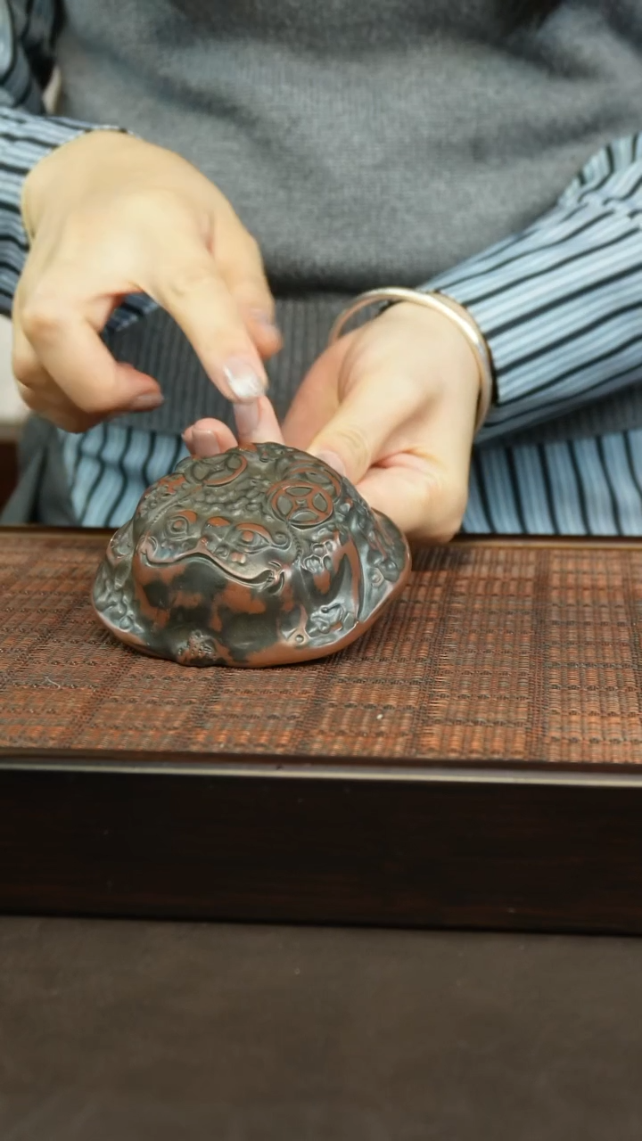 【闪购商品】坭兴陶纯手工金蟾主人杯 50cc