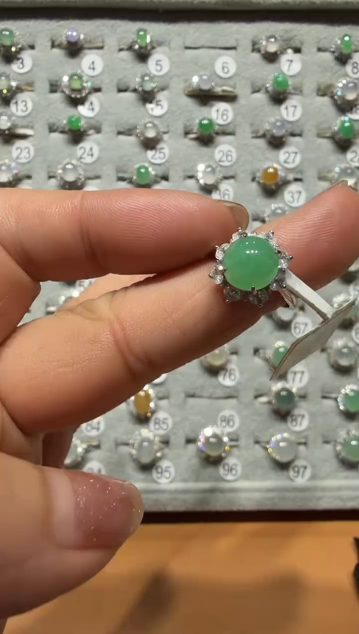 银S925镶嵌戒指翡翠925银镶缅甸A货翡翠戒指