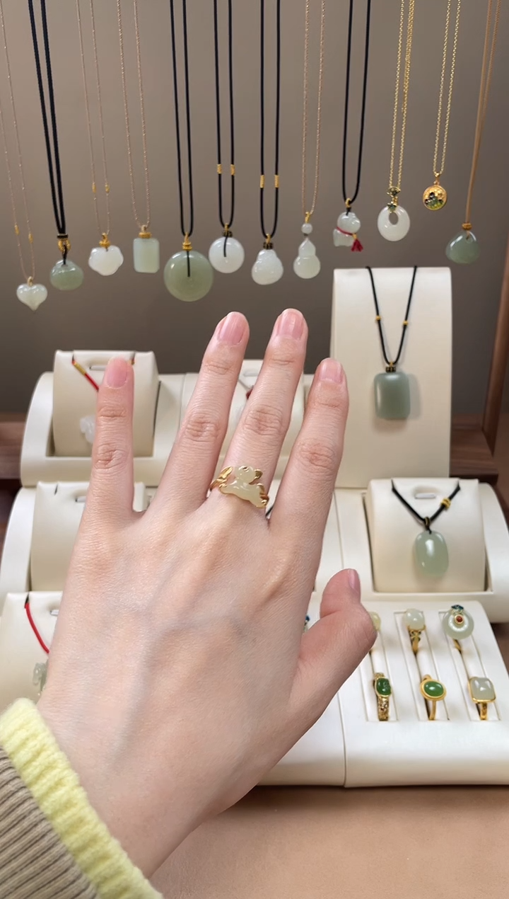 颈饰银S925镶嵌和田玉和田玉吊坠