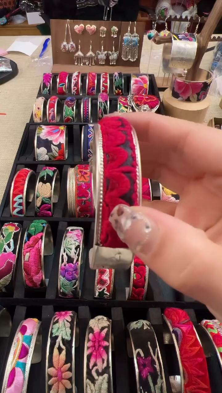 【闪购商品】织绣民族风老绣饰品588