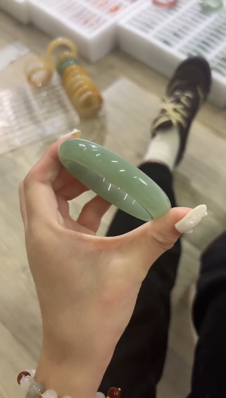 未镶嵌手镯石英质玉93-56D