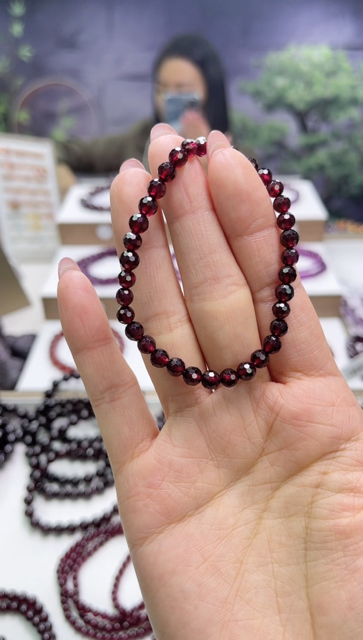 【闪购商品】石榴石手链未镶嵌石榴石切割面5mm+手串，多样式发一