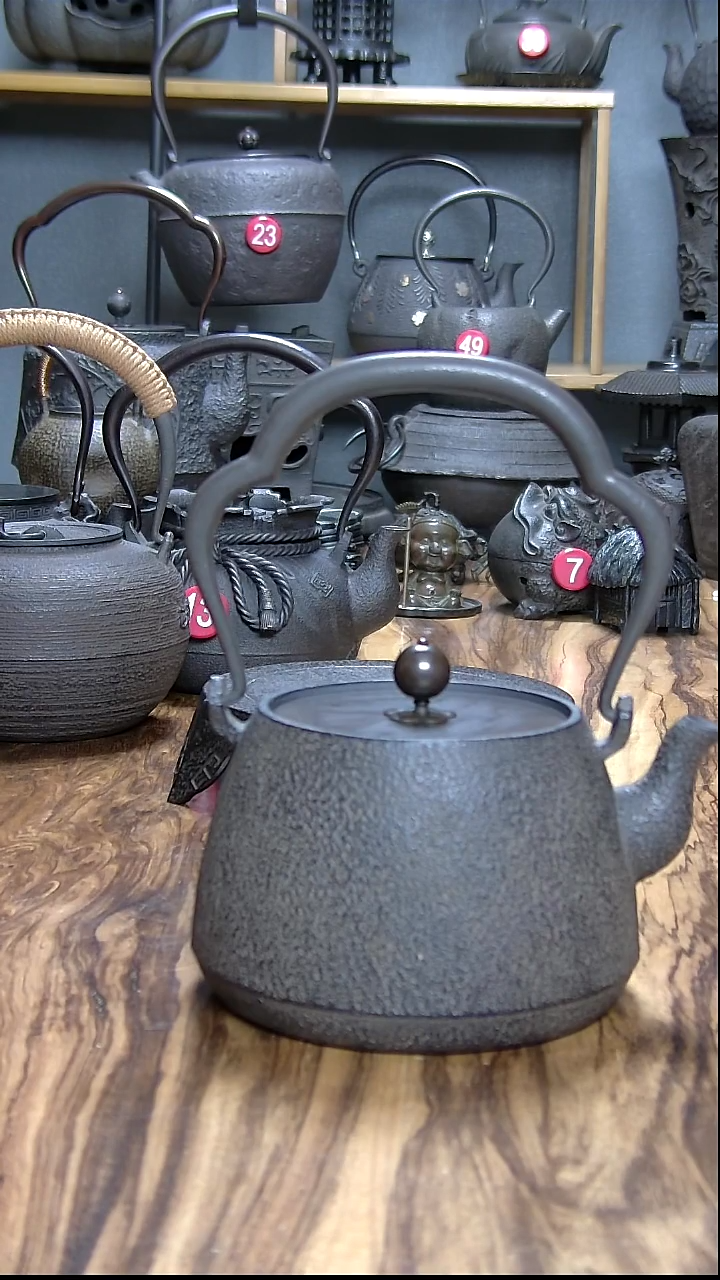 铸铁田*精铸宽口素壶