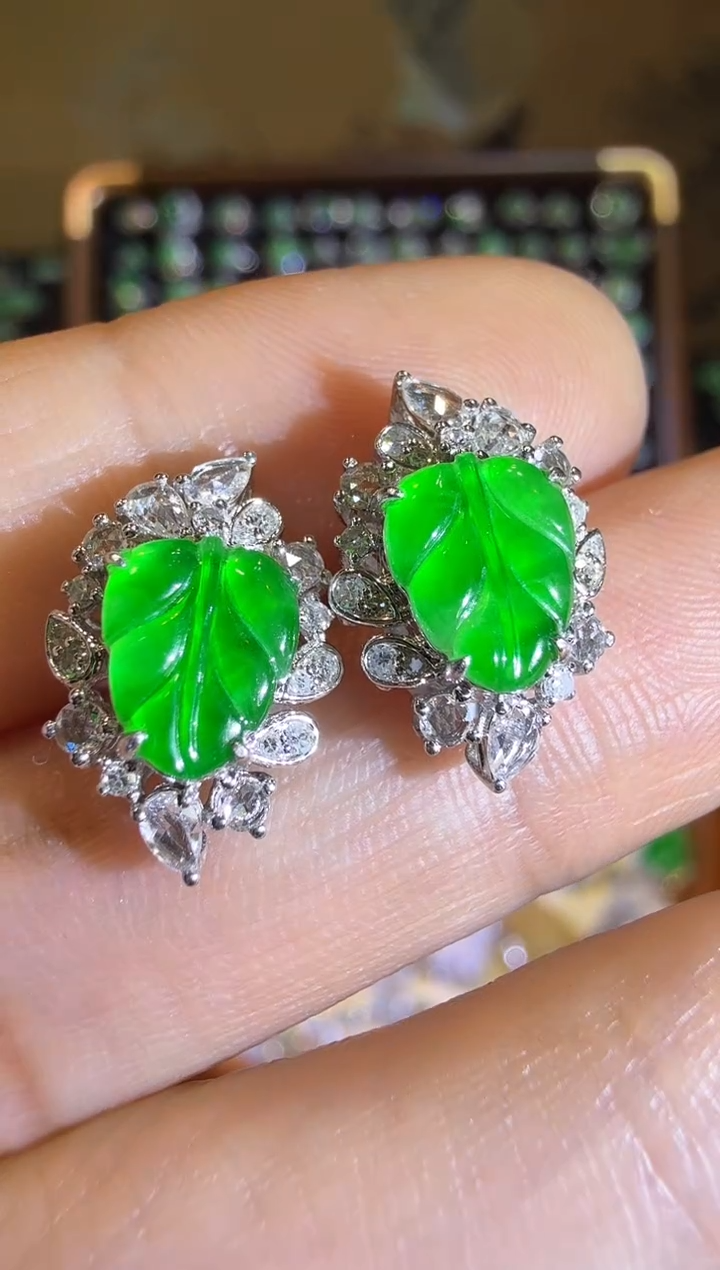 【闪购商品】翡翠耳饰18K金镶嵌龙石种树叶耳钉