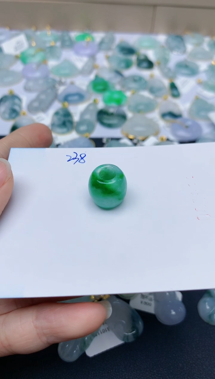 【闪购商品】翡翠颈饰未镶嵌天然翡翠A货    238