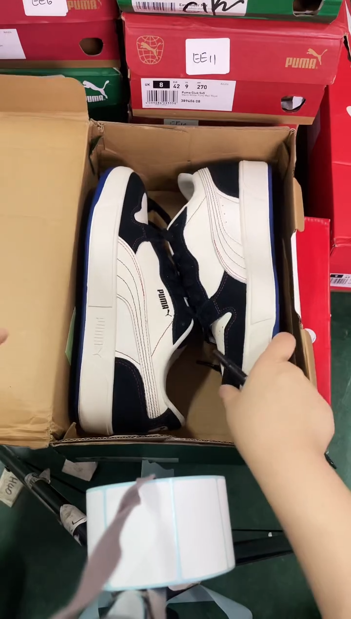  彪马时尚休闲运动鞋42M  EE17