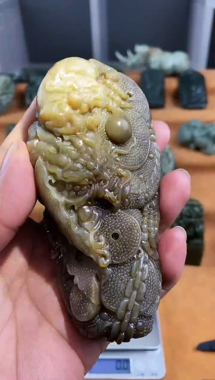 未镶嵌和田玉把件1