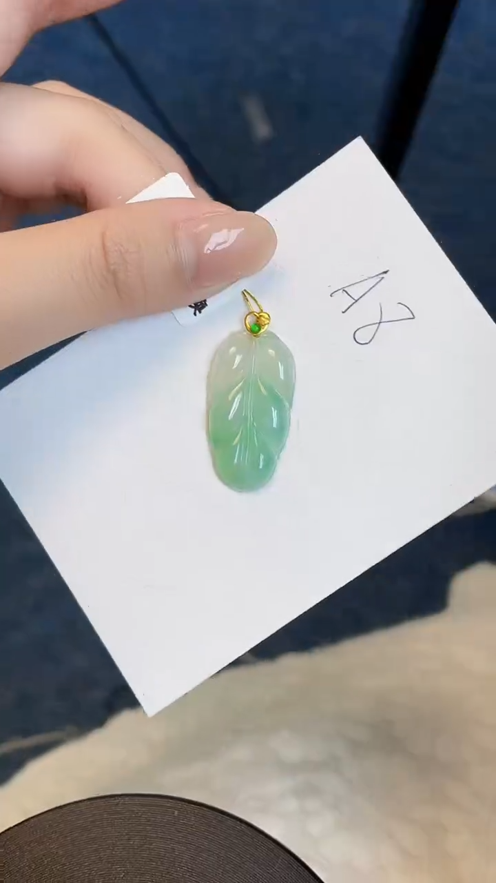 【闪购商品】翡翠颈饰18K金镶嵌0000000000