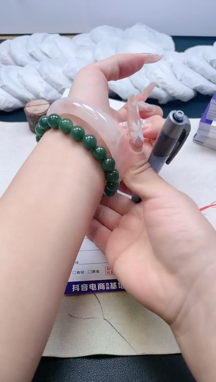 【闪购商品】石英质玉手镯合金297/54