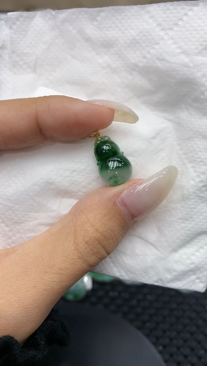 颈饰18K金镶嵌翡翠1111111111111