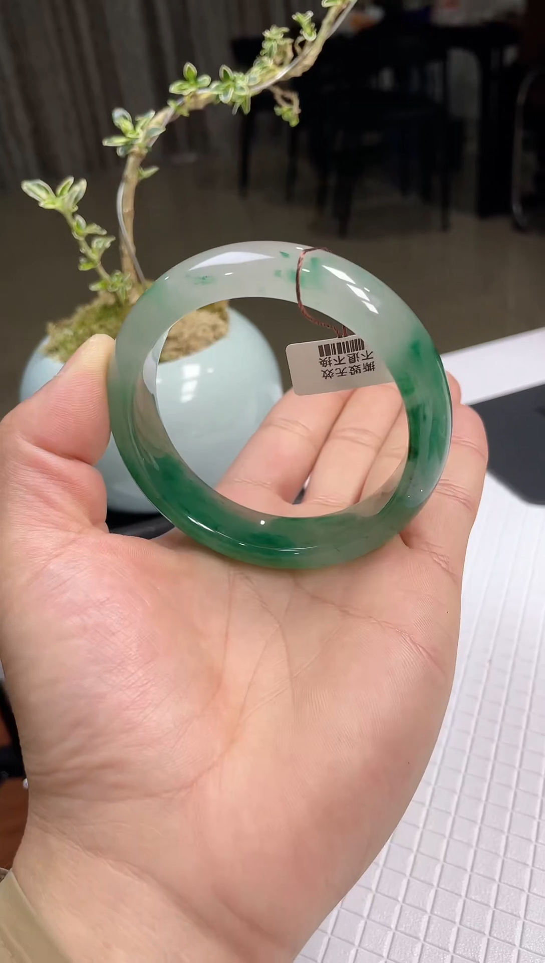 【闪购商品】石英质玉手镯未镶嵌非洲翠手镯多样性发货