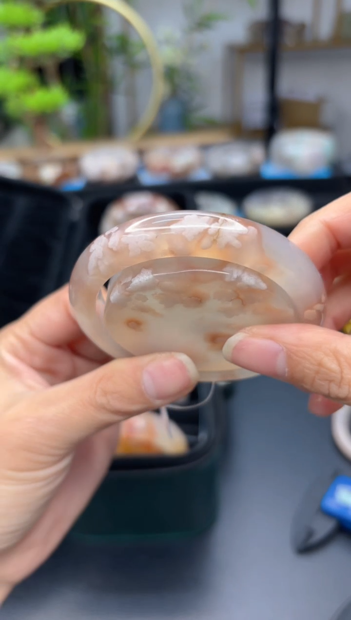 【闪购商品】石英质玉手镯未镶嵌C505(54圈赠送镯心)