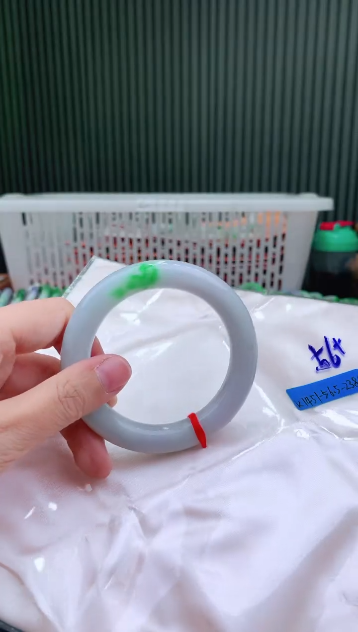 未镶嵌手镯翡翠56